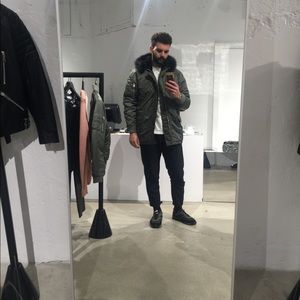 Meet your Posher, Malek